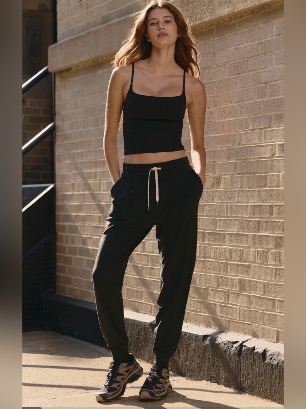Vuori Performance Jogger in a brown heather color, size XXL